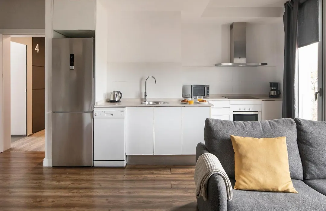 Feelathome Poblenou Beach Apartments-1